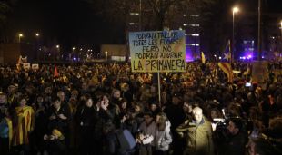 Milers de manifestants durant la vaga general, aquest vespre a Girona