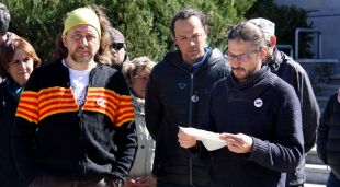 Els dos membres del CDR de Cerdanya citats a declarar, Roger Juvé i Marçal Rocías, juntament amb Tomàs Sayes, un altre integrant