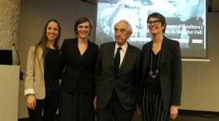Montse Aguer (dreta), Jordi Mercader, Laura Bartolomé i Clara Silvestre