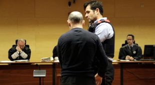 D'esquenes, el professor amb antecedents per pederàstia que ha reconegut que va abusar d'un exalumne a Tossa de Mar