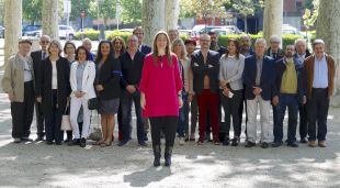 La llista del PP a la ciutat de Girona amb la cap de llista, Concepció Veray, al capdavant