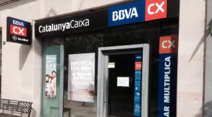 Una sucursal de Catalunya Caixa propietat de BBVA (arxiu)