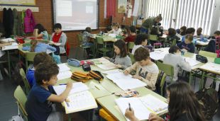 Una de les classes de 3r de primària de l'escola Pla de Girona fent activitat lectiva normal