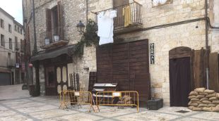 Dues façanes preparades a la plaça de la Llibertat