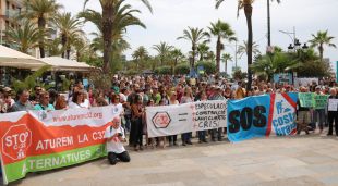 Un moment de la protesta que s'ha fet aquest matí a Lloret de Mar