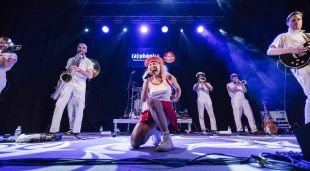 El concert de Brass Against, un dels espectacles gratuïts que es van poder veure durant aquesta setzena edició del festival