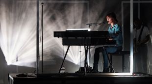Charlotte Gainsbourg, ahir al piano en el concert a Peralada