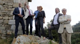 El conseller d'Interior, Miquel Buch, visitant la zona inclosa dins el projecte transfronterer COOPEREM