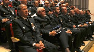 Alguns dels membres de la plantilla de la Guàrdia Urbana i alguns dels que s'han jubilat aquest any