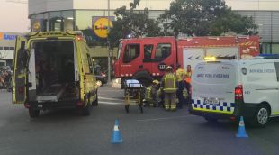 Moment en que el motorista estava rebent les primeres assistències per part del SEM