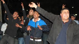immigrants, indignats, manifestació, racisme, Salt, seguretat