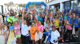 Alguns dels voluntaris a la Llotja de Palamós abans de sortir a recollir les deixalles