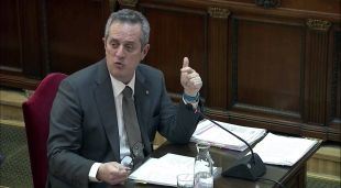 L'exconseller d'Interior Joaquim Forn responent les preguntes del fiscal en el judici de l'1-O.