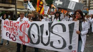 manifestació, metges, sanitat, girona