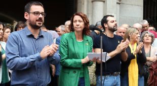 L'alcaldessa de Girona, Marta Madrenas (centre), i els portaveus de Guanyem Girona i ERC, Lluc Salellas i Quim Ayats