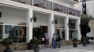 Pla general de l'hotel on han trobat la parella morta