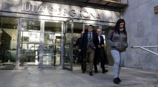 Advocats voluntaris sortint avui dels Jutjats de Girona