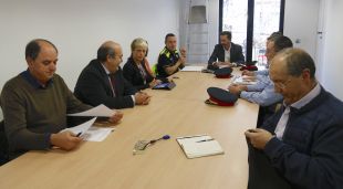 Un moment de la reunió entre els Mossos d'Esquadra, Renfe i l'Ajuntament de Blanes