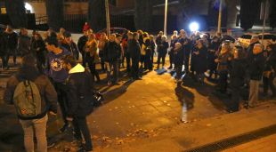 La concentració davant del Palau de Justícia de Girona en suport a Oriol Junqueras i Quim Torra