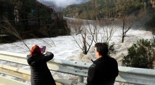 Instantània de la presa del Pasteral, més avall de Susqueda, aquest matí