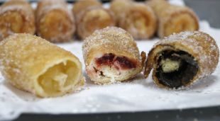 Tres xuixos amb poma, pastís de formatge i xocolata elaborats per Can Castelló