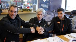 El director de Turisme i Muntanya d'FGC, Toni Sanmartí, el president de la Federació d'Hostaleria de Girona, Antoni Escudero, i director de l'estació de La Molina, Xavier Perpinyà