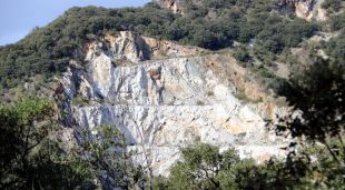 Punt on es troben les mines de Ginebró, prop del municipi de Darnius