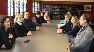 Els assistents a la reunió abans de començar