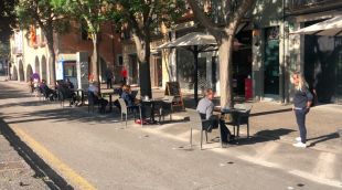Una terrassa a plaça Catalunya, aquest matí