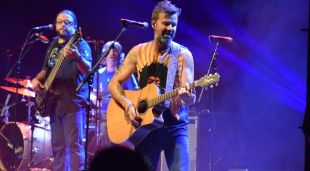 Pau Donés en un concert al Festival de la Porta Ferrada
