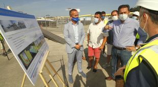 El director general de Ports, Joan Pere Gómez, amb l'alcalde de Blanes, Àngel Canosa, durant la visita d'obres d'aquest matí