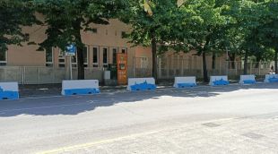 Una de les actuacions amb tanques que s'han fet en un centre educatiu de Girona
