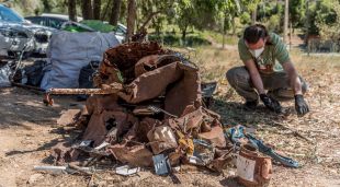 Restes de ferralla que s'han recollit a la vall de Montjoi