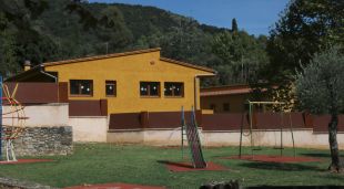 Lateral de la residència per a persones discapacitades Can Font de Llorà