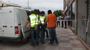 mossos, pis, armari, mort, cadàver
