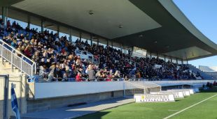 Públic en un partit entre la UE Figueres i el Peralada el passat gener