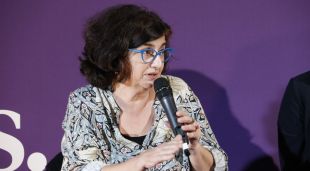Pla tancat de la candidata d'En Comú Podem al Senat, Rosa Lluch, en un acte electoral a Girona l'any passat