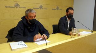 El programador de música moderna de l'Auditori, Natxo Morera de la Vall, i el regidor de Cultura de Girona, Quim Ayats