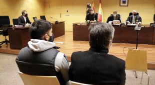 D'esquenes, els dos condemnat pel tiroteig de Riudarenes