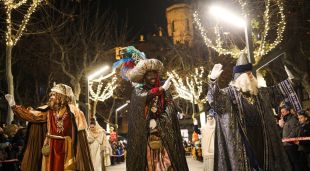 Els tres reis a la cavalcada d'Olot, en una imatge d'arxiu