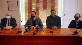 Els quatre alcaldes del Baix Empordà durant la roda de premsa d'aquest matí