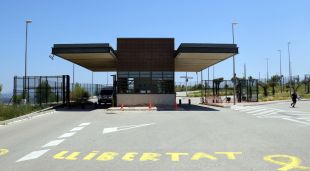 Entrada a la presó del Puig de les Basses de Figueres (arxiu)