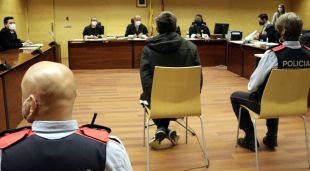 L'acusat d'intentar matar un home a Girona a ganivetades i colpejant-lo amb un mitjó ple de pedres al cap