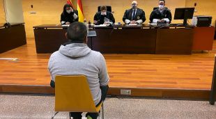 D'esquenes, el veí de Cassà de la Selva condemnat per abusos sexuals
