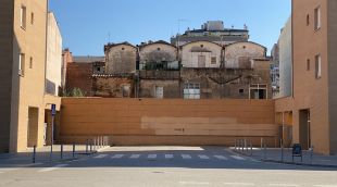 Aquest és un dels edificis que ha de desaparèixer (arxiu)