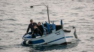 Un dels mostrejos fets pels científics i investigadors de l'Observatori Microbià de la badia de Blanes