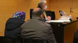 La parella durant el judici a l'Audiència de Girona