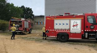 Dues de les dotacions desplaçades a l'incendi de Roses d'aquesta tarda