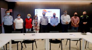 Foto de família dels qui participen al projecte per crear l'Equip de Resposta Ciutadana en Emergències de Platja d'Aro