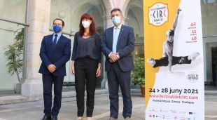 D'esquerra a dreta, Genís Matabosch, Marta Madrenas i Miquel Noguer a la presentació de la programació del festival